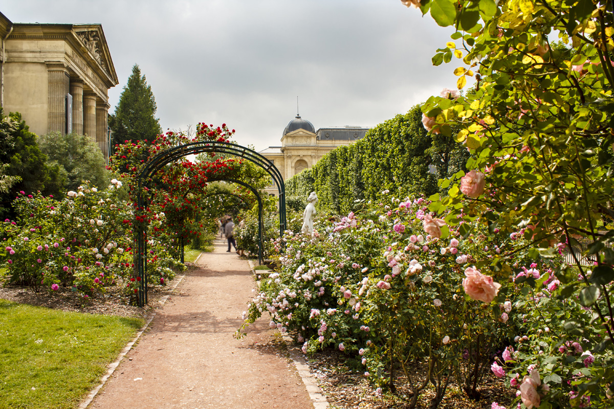 gardens to visit outside paris